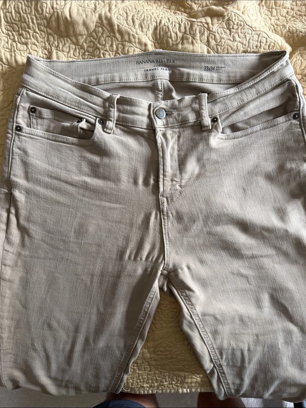 Banana Republic Skinny Fit Mens Jeans in Light Cream. Travel Stretch Jeans